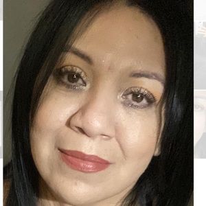 Meet your Posher, Esperanza